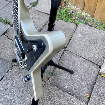 Epiphone Explorer Pro TV Silver - Limited Edition image 3