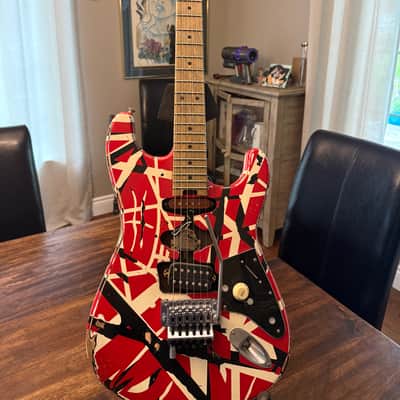 EVH Striped Series Frankie 2020 - Red / White / Black Stripes Relic image 1