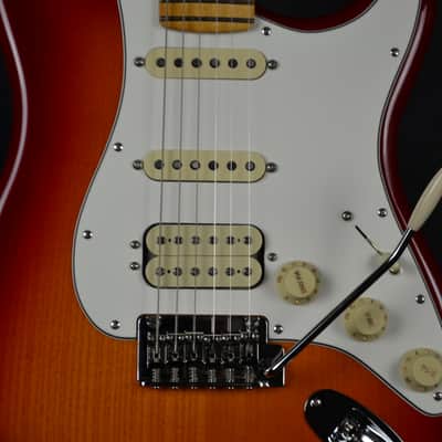 Fender Player II Stratocaster HSS 2025 - Aged Cherry Burst image 3