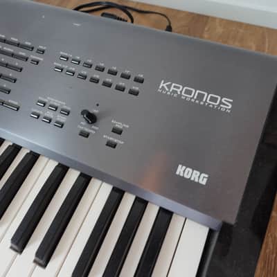KORG KRONOS 61 black First Generation 2011 Workstation Synthesizer fast ship from japan image 8