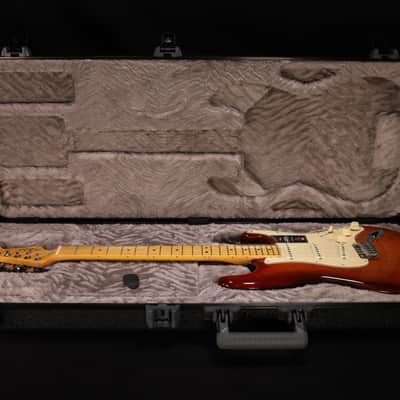 Fender American Professional II Stratocaster Maple Fingerboard Sienna Sunburst 203 image 10