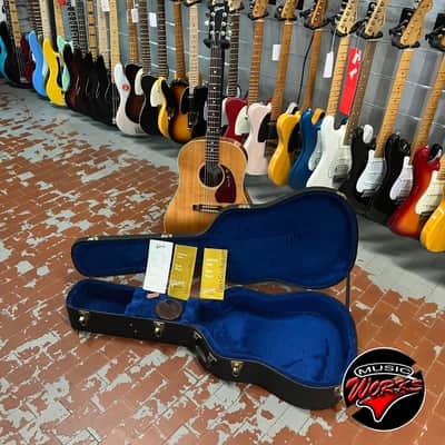 Gibson J45 Standard Natural image 10