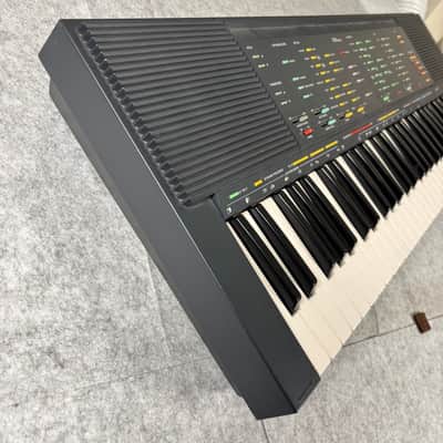 Immagine Vintage 1985 Yamaha PSR-70 61 Key Touch Portable Electronic Keyboard - 10