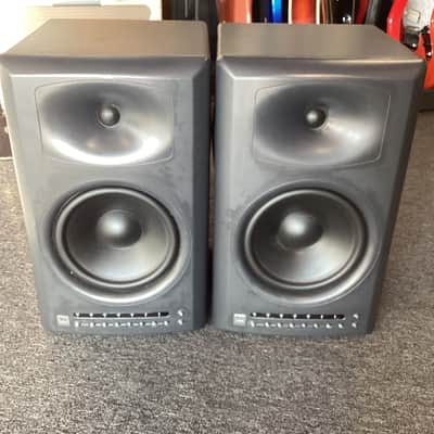 JBL LSR4326P Powered Monitor Pair image 1