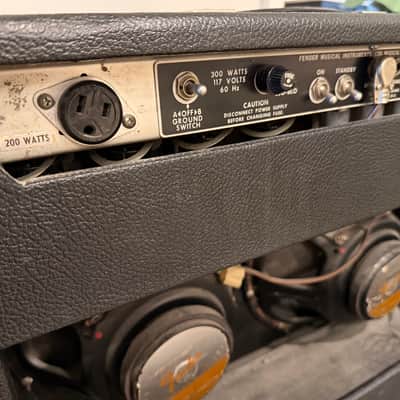 Fender Twin Reverb 2-Channel 100-Watt 2x12" Guitar Combo (likely 1973) - Silverface image 7