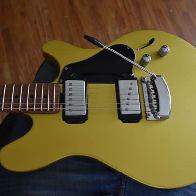 Ernie Ball Music Man James Valentine, 2018, OHSC, Great condition, Gold metallic image 13