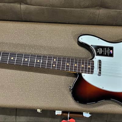 Fender American Vintage II '63 Telecaster 2022 - Present - 3-Color Sunburst image 12