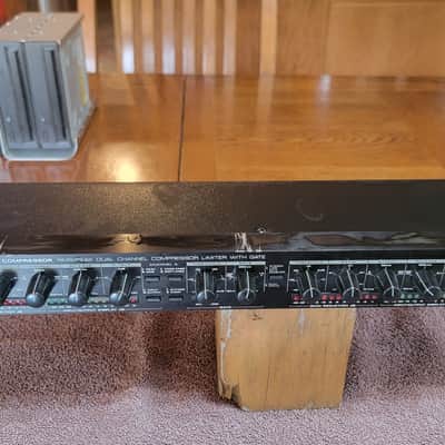 Alesis 3630 - Black image 2