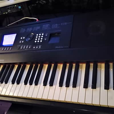 Yamaha DGX-650 2010s - Black image 6