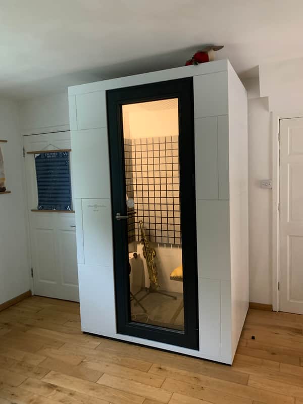 Studio Bricks accoustic sound proofed recording/practice booth Studio Bricks one 2021 White image 1