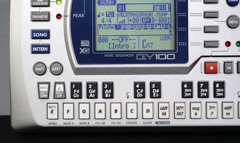YAMAHA QY100 Portable Sequencer Arranger MIDI Sound Module