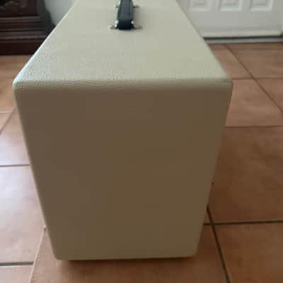 V Boutique   V Cube 212 Unloaded 2023 - Blonde image 3