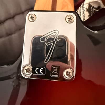 Fender Player Jaguar HS with Pau Ferro Fretboard 2018 - 2024 - 3-Color Sunburst image 2