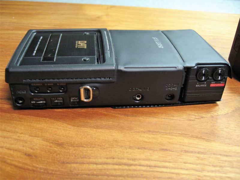 Aiwa Strasser HD-X1 DAT Portable Digital Tape Recorder/Player w