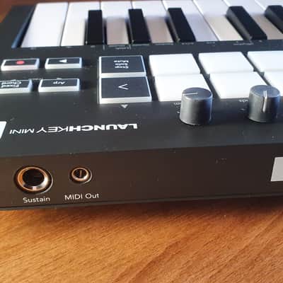 Novation Launchkey Mini MK3 + Hard Case — Excellent Condition image 5