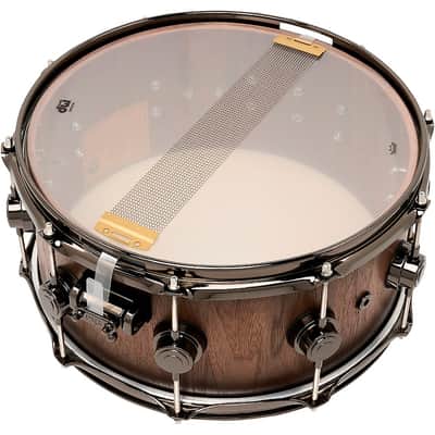 DW Pure Walnut Snare Drum - Regular 14 x 6.5 in. Satin Quick Ebony Burst image 5