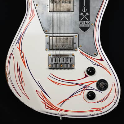 Wild Customs Wildmaster from 2022 in White Ja'o Pinstripe with Case image 4