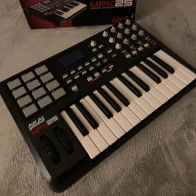 Akai MPK25 2012 - Black image 2