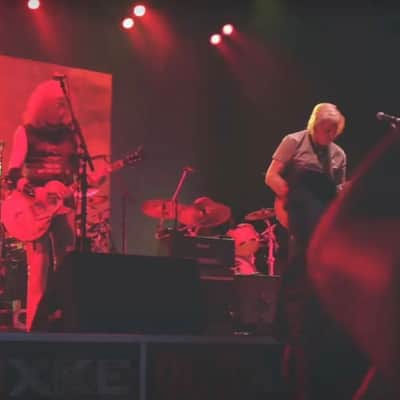 Joe Walsh Stage Played Fender Bass breaker BB-212 Enclosure 140-Watt 2x12" Guitar Speaker Cabinet Gray Tweed image 10