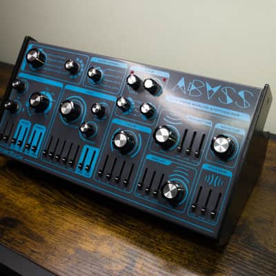 Dreadbox Abyss 4-Voice Analog Synthesizer 2010s - Black/Blue image 3