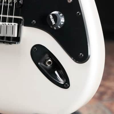 Charvel Jake E Lee Signature Pro-Mod So-Cal Style 1 HSS HT RW Electric Guitar - Pearl White image 11