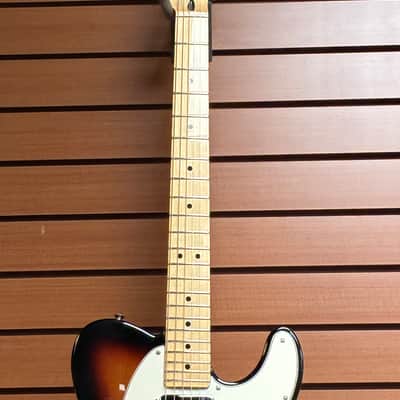 Fender Player Telecaster with Maple Fretboard in 3-Color Sunburst 2021 w/Tweed Case image 3