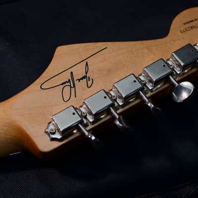 Fender Dave Murray Artist Series Signature Stratocaster 2015 - Present - 2-Color Sunburst image 9