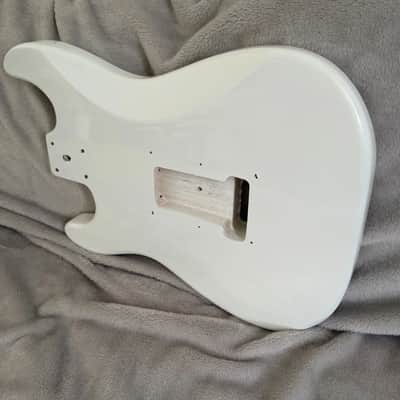 Unbranded Strat Style Electric guitar body With 3 play pickguard and back plate 2025 - Gloss image 8