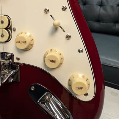 Fender Player II Stratocaster HSS 2024 - Present - Transparent Cherry Burst image 10