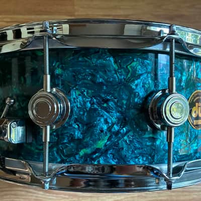 DW 5.5x14 1990s Collectors maple snare drum - Electric Turquoise image 3