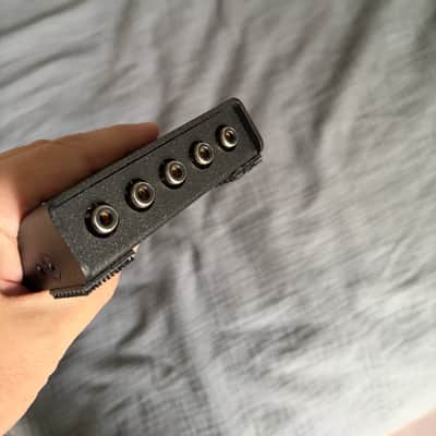 CIOKS 8 Expander Power Supply 2010s - Black image 3
