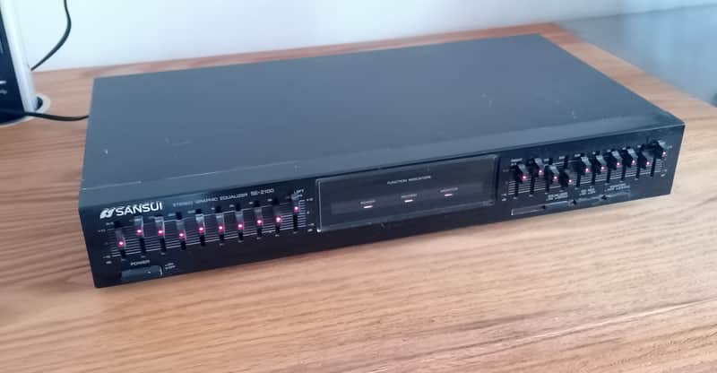 Sansui SE-2100 Mid-80s - A fully functional rare with multi voltage. Some cosmetic scratches are visible. image 1