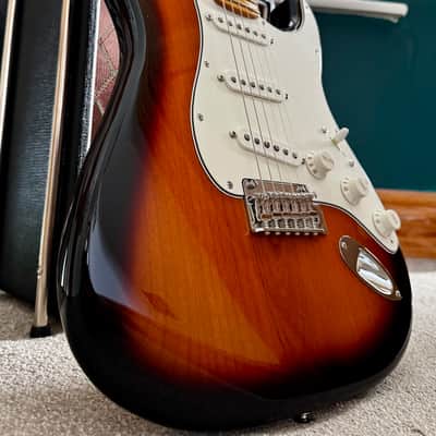 2024 Fender 70th Anniversary Player Stratocaster Two Tone Sunburst image 12