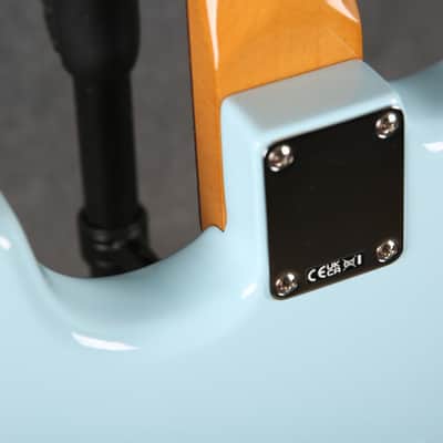 Fender Vintera III Early 60s Stratocaster - Sonic Blue - 2nd Hand image 8