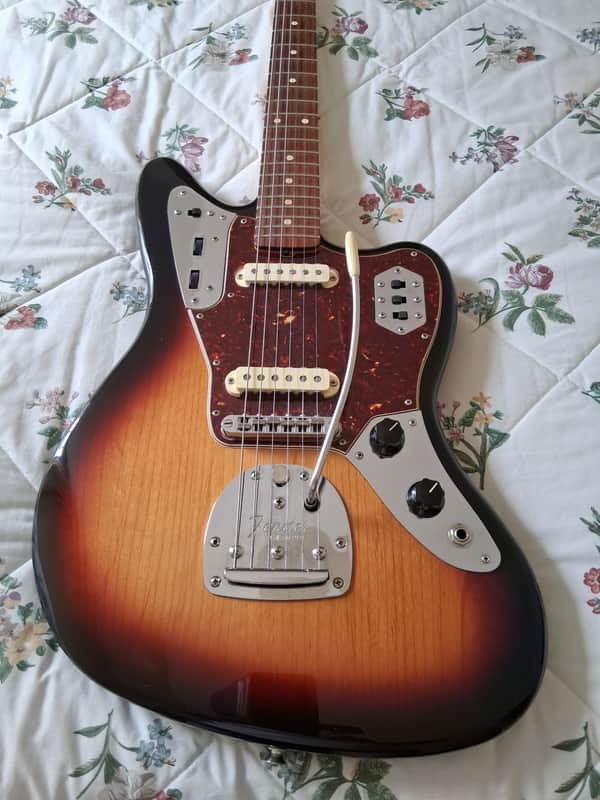 Fender Classic Player Jaguar Special with Rosewood Fretboard 2009 - 2017 3-Color Sunburst