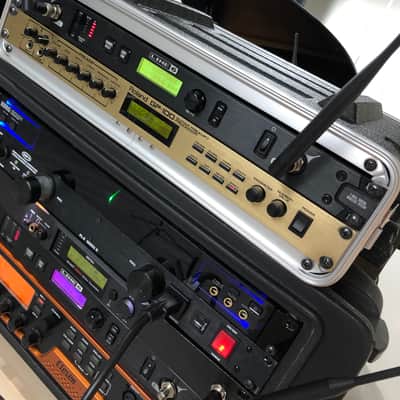 בְּצַלְאֵל 比撒列 Line 6 G90 custom wireless IEM with Roland GP-100, WIDI master image 9