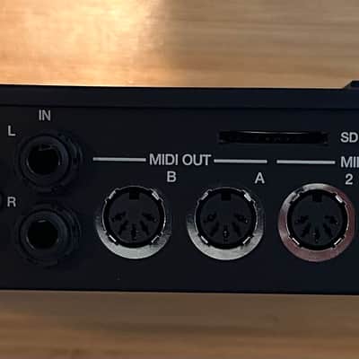 Akai MPC Live Standalone Sampler / Sequencer 2017 - 2020 - Black image 2