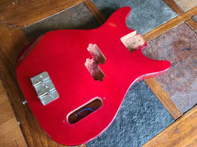 Hondo H-80-CH short-scale bass body vintage 1970s - Red image 1