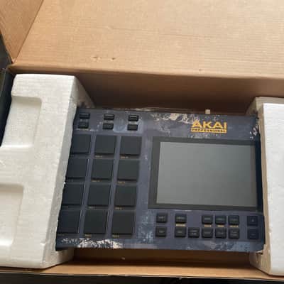 Akai MPC Live Standalone Sampler / Sequencer 2017 - 2020 - Black image 6