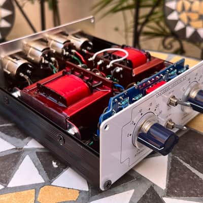 Neve Marinair Carnhill Style Transformer Box - British image 1