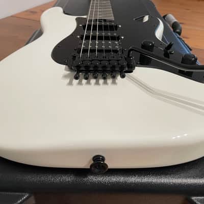 Jackson USA Select Series Adrian Smith Signature San Dimas Dinky DK with Ebony Fretboard 2023 - Snow White image 3