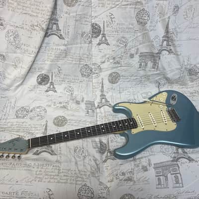 2005 Fender FSR Deluxe Vintage Player ‘62 Stratocaster Ice Blue Metallic Thin Skin Lacquer Matching Headstock 22 Frets Wildwood Spec ARVI Reissue RARE! image 8