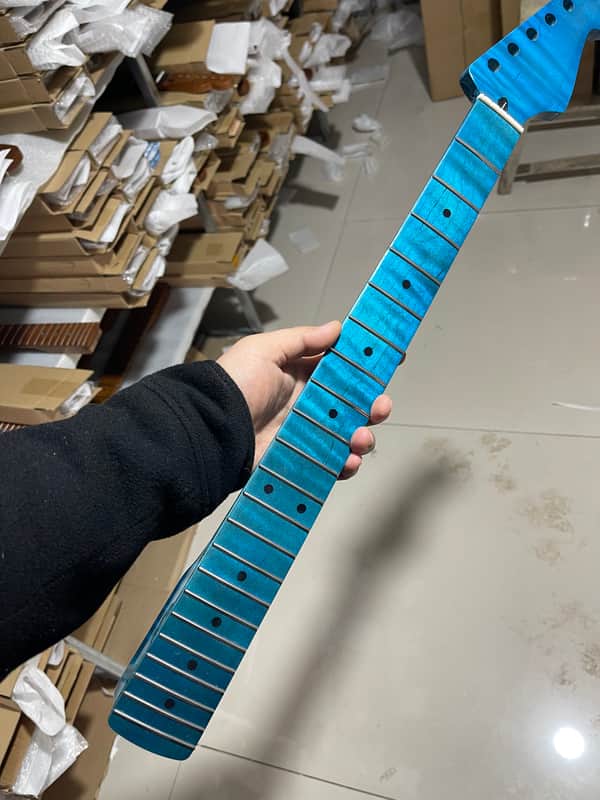 1 Round stainless steel 22 frets blue gloss finish flame Maple guitar neck 25.5inch hole 10mm 。 image 1