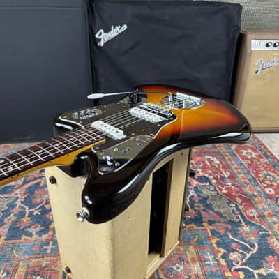 *Video* Fender Traditional II 60's Jaguar Alder 3 Tone Sunburst - 2017 image 14