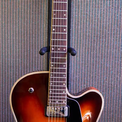 Hofner Vice President 2002 - Sunburst image 11