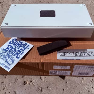 SurfyBear Compact Deluxe - Ready to Ship - Almost New - Classic Fender‑Style Spring Reverb image 3