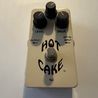 Crowther Hot Cake 2009 - White image 1