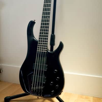 Modulus Quantum 5 Thru-neck Bass 2001 Black image 1