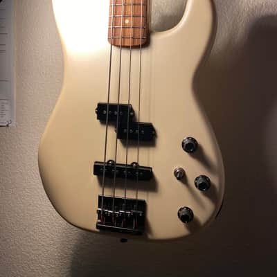 AMAZING Duff McKagan P Bass LOADED BODY image 3