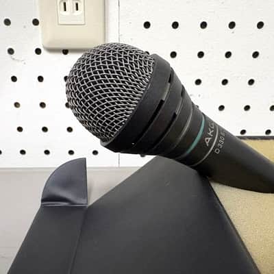 Vintage AKG D 330 BT Dynamic Microphone w/ Original SA 41/1 Clip & Box - Iconic ABBA Vocal Mic image 10